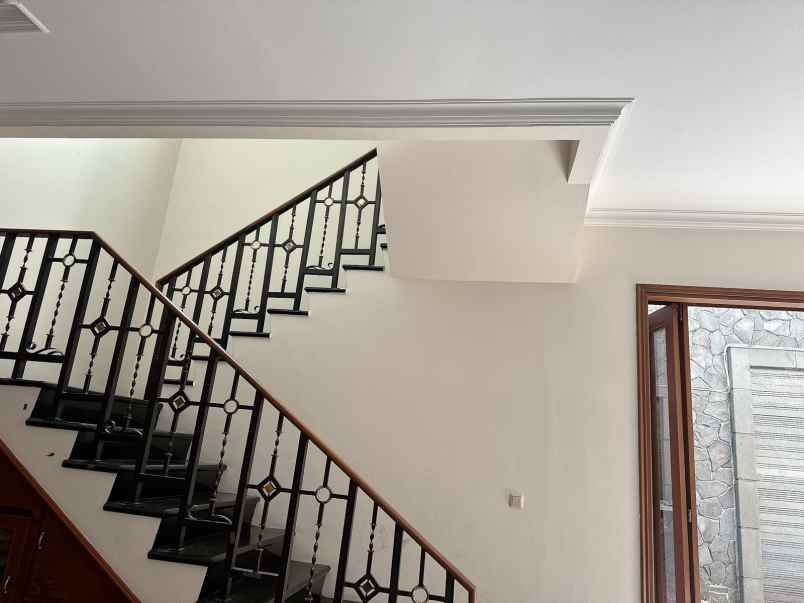 dijual rumah jl batununggal indah