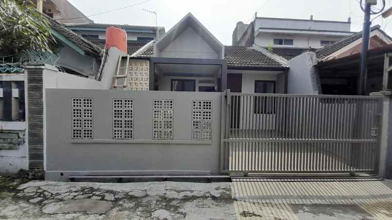 dijual rumah jl cibaduyut