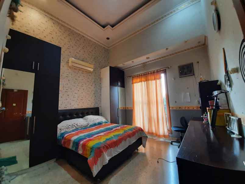 dijual rumah jl cinere raya