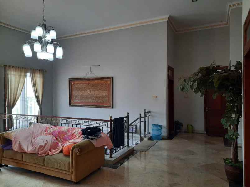 dijual rumah jl cinere raya