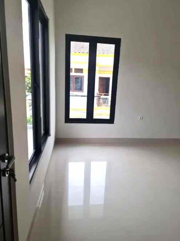 dijual rumah jl kelurahan duren sawit