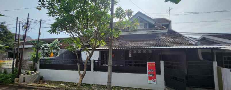dijual rumah jl kerinci blok j no 335