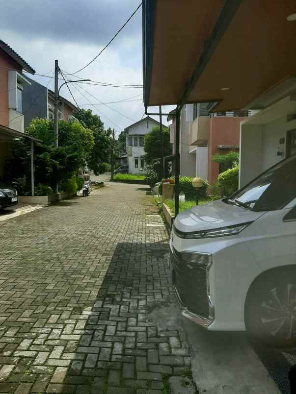 dijual rumah jl kirai cireundeu