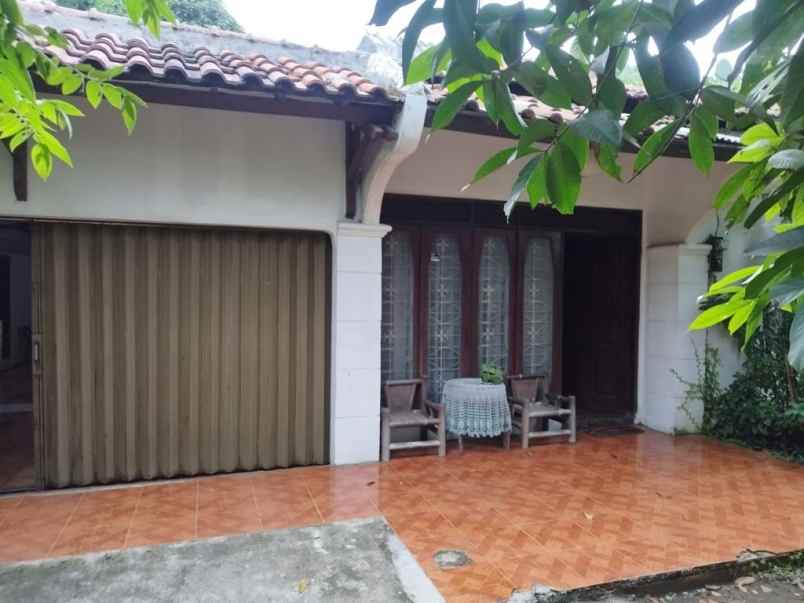 dijual rumah jl kodam