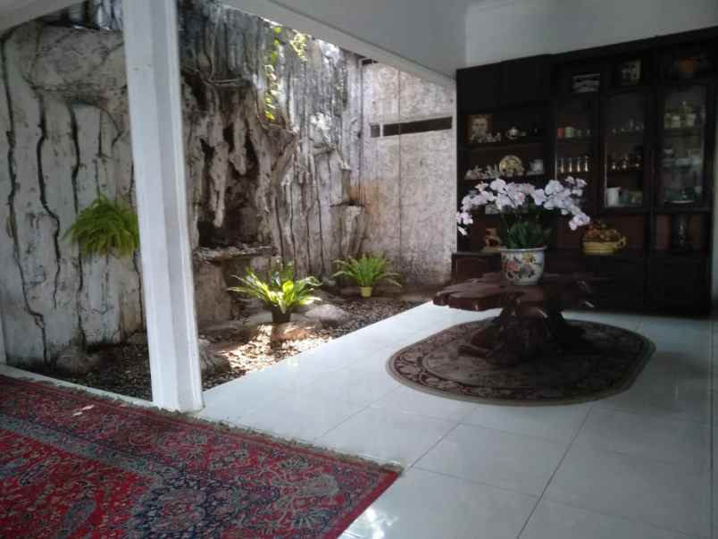 dijual rumah jl kodam