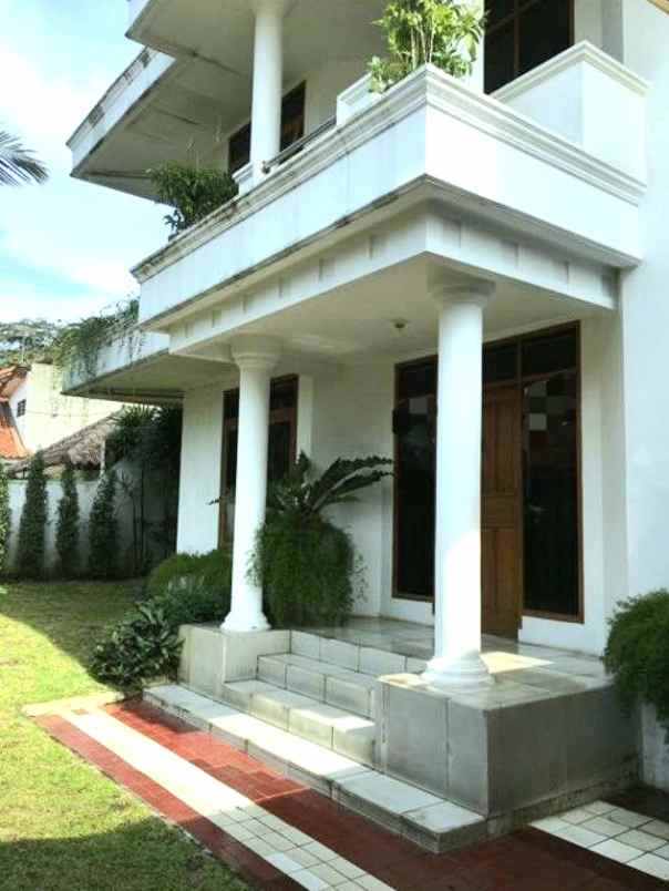 dijual rumah jl lengkong buah batu