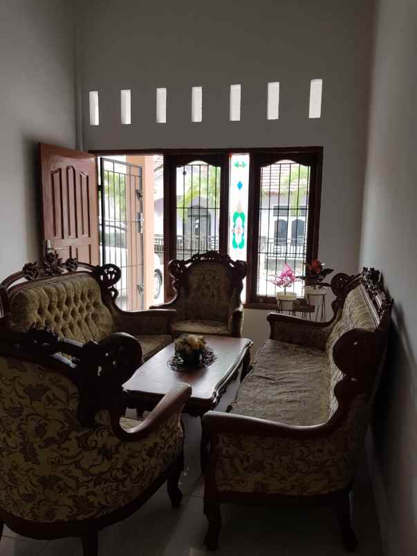 dijual rumah jl melur