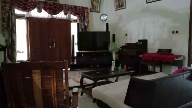 dijual rumah jl muteran iii pudakpayung