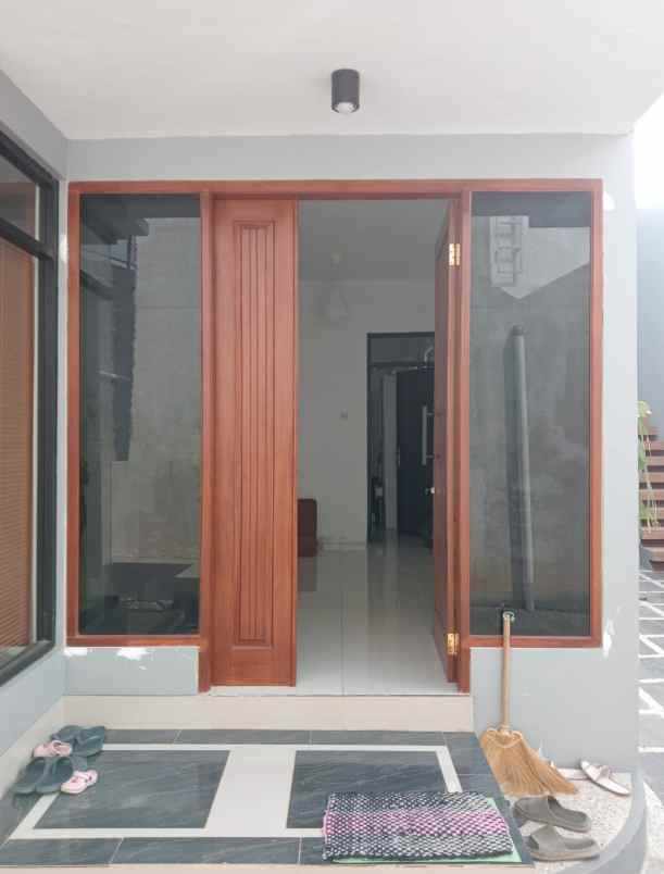 dijual rumah jl padaasih permana utara