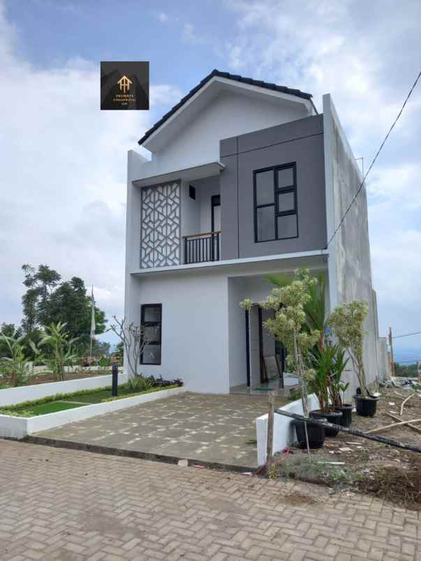 dijual rumah jl padalarang