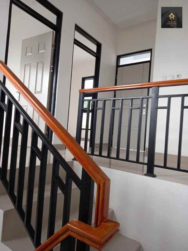 dijual rumah jl padalarang