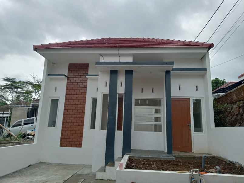 dijual rumah jl pahlawan balearjosari