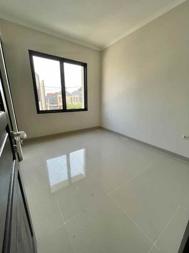 dijual rumah jl parakan pondok benda