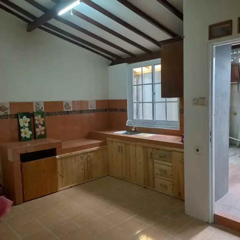 dijual rumah jl pertanian