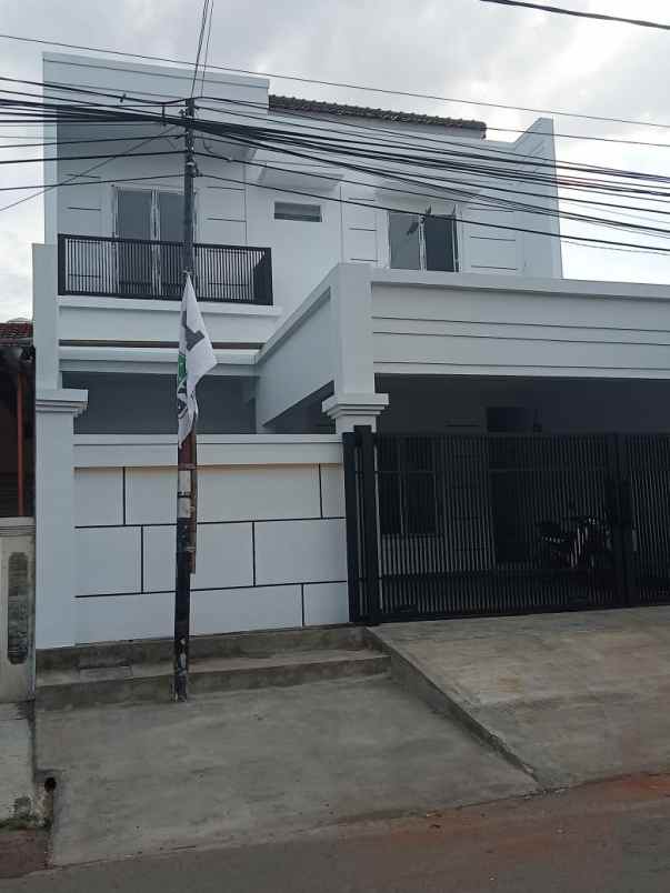 dijual rumah jl pondok kelapa duren