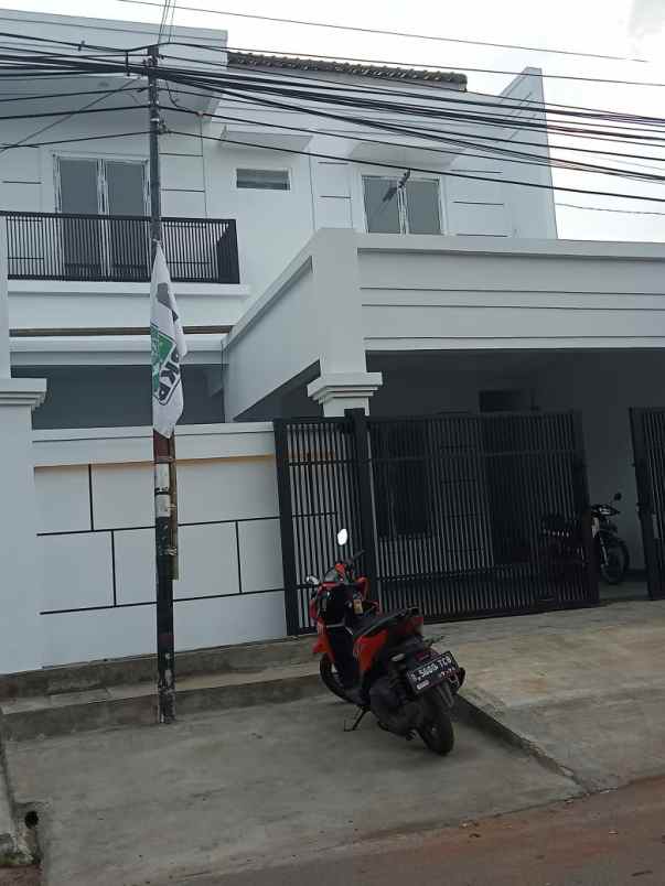 dijual rumah jl pondok kelapa duren