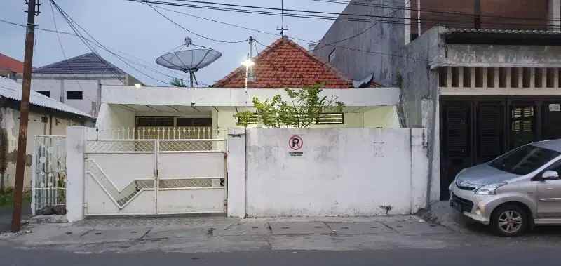 dijual rumah jl pucang sewu