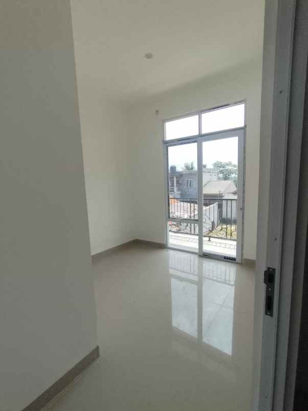 dijual rumah jl puspitek