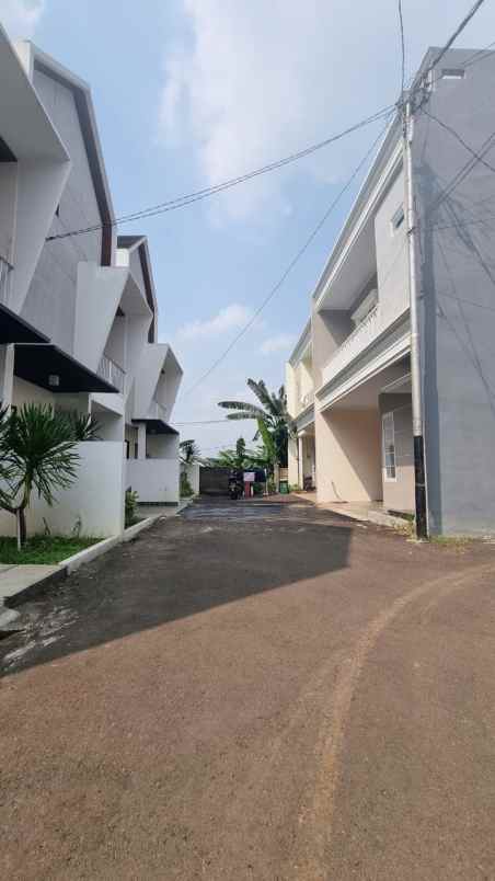 dijual rumah jl rangkapan jaya baru