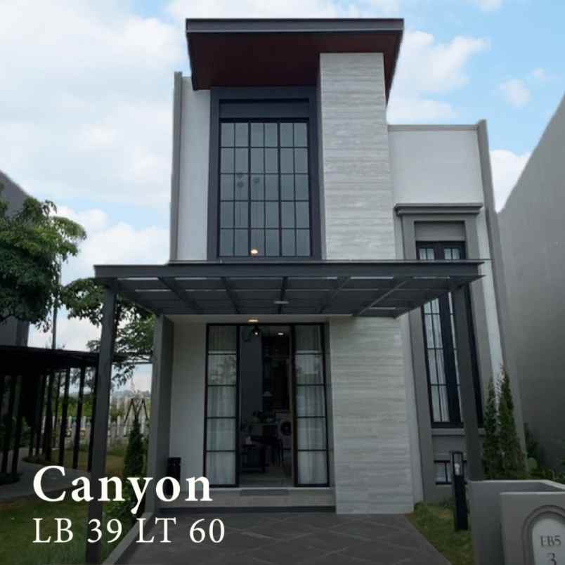 dijual rumah jl raya boulevard grand