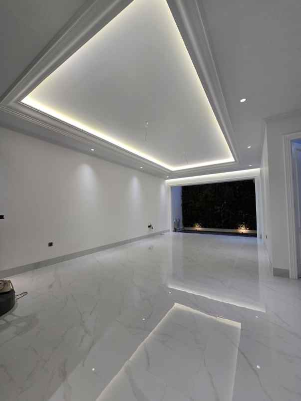 dijual rumah jl raya cempaka putih