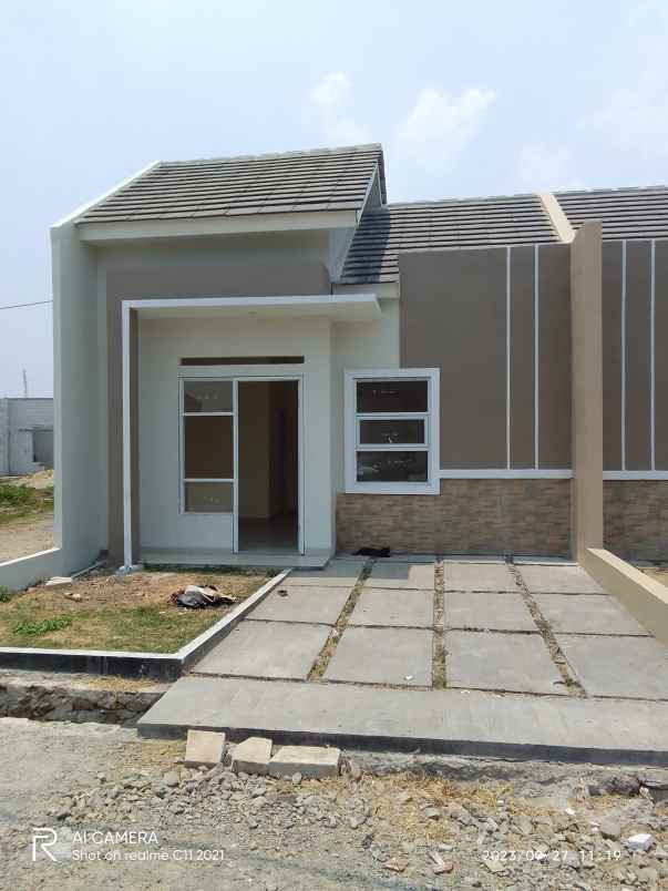 dijual rumah jl raya gatot subroto kec