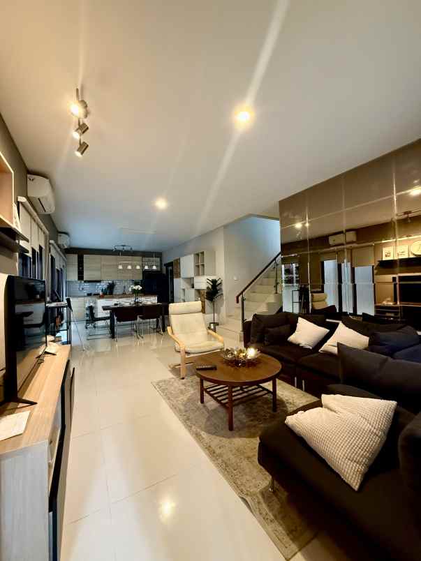 dijual rumah jl raya kodau