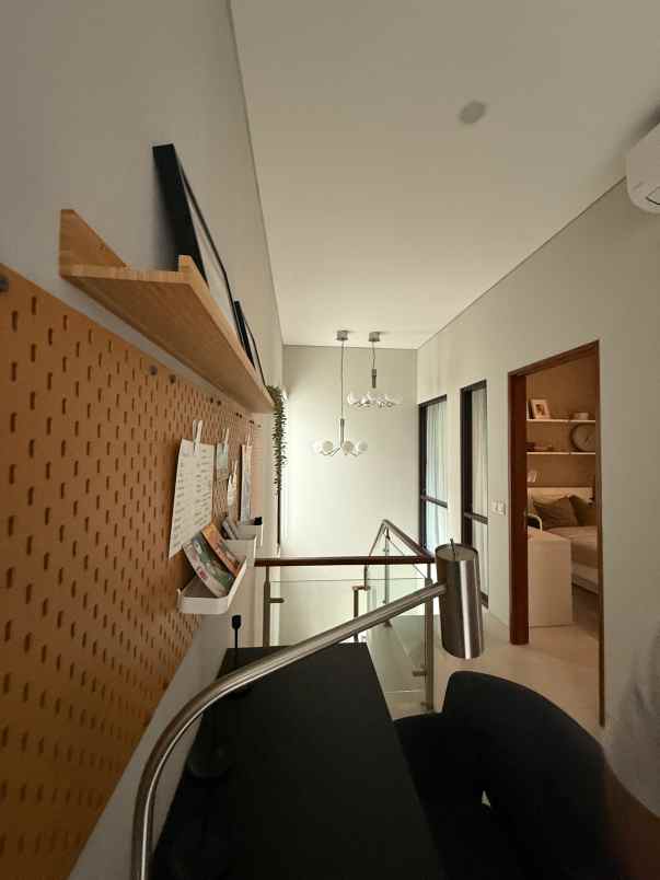 dijual rumah jl raya kodau