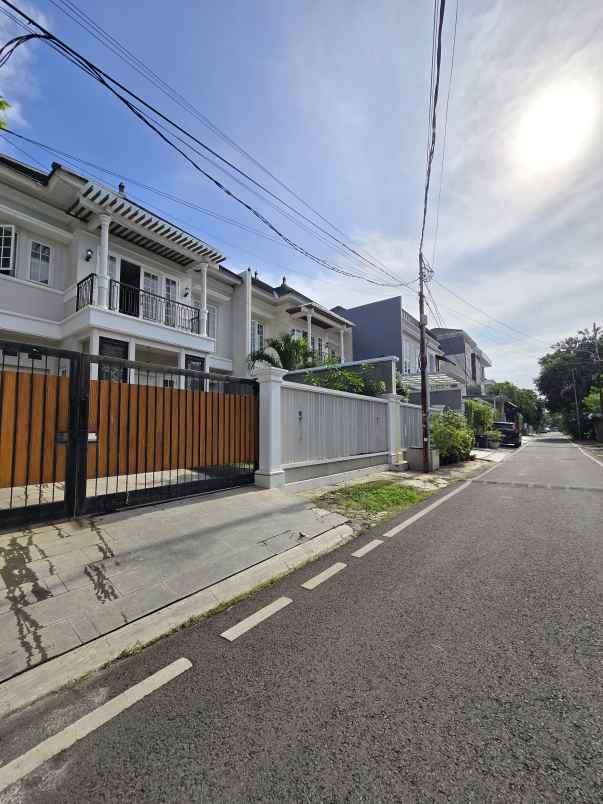 dijual rumah jl raya komplek cempaka