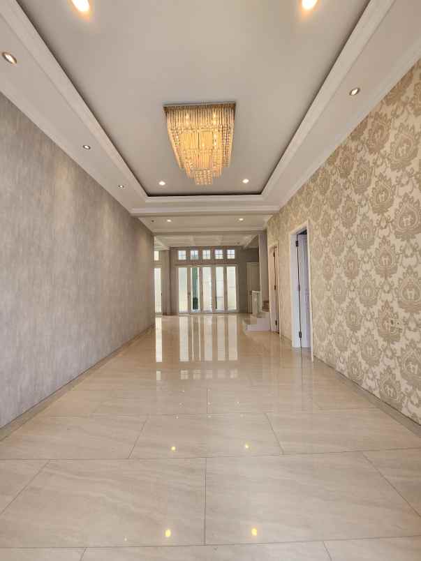 dijual rumah jl raya komplek cempaka