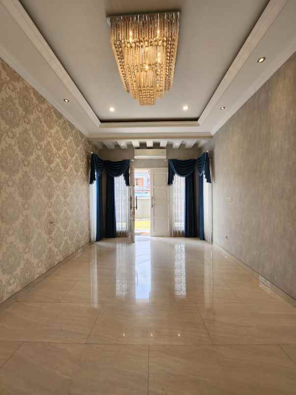 dijual rumah jl raya komplek cempaka