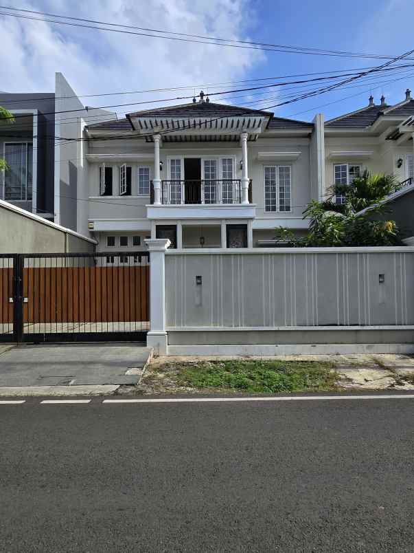 dijual rumah jl raya komplek cempaka