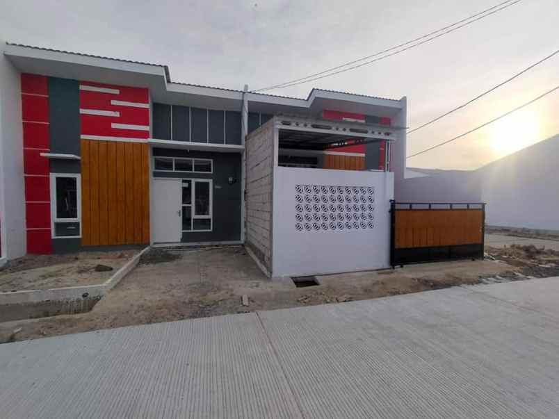 dijual rumah jl raya syeh nawawi al