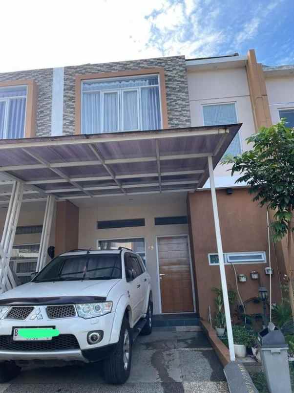 dijual rumah jl sariwangi bandung barat