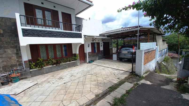 dijual rumah jl sekip lawanggintung