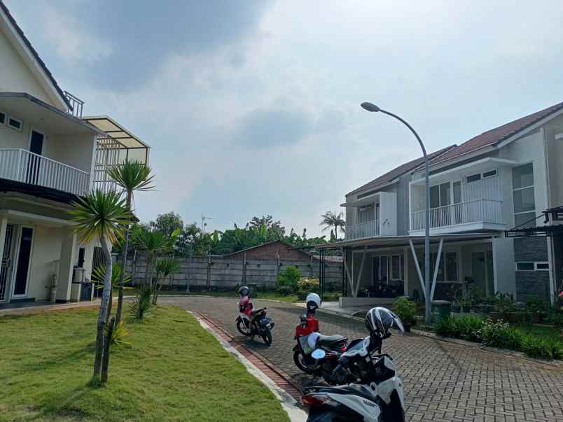 dijual rumah jl siliwangi bojong