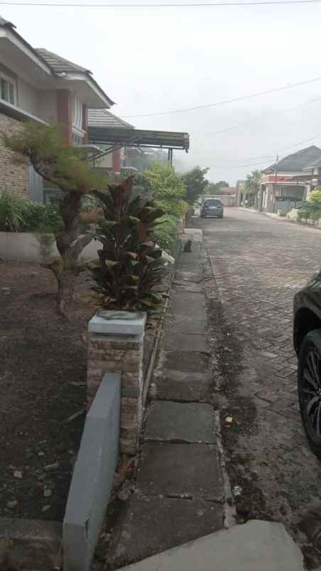dijual rumah jl subrantas