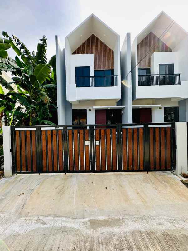 dijual rumah jl wibawa mukti 2