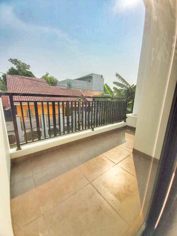 dijual rumah jl wibawa mukti 2