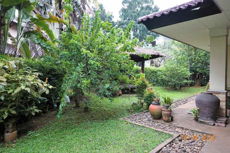 dijual rumah jln raya margasatwa jaksel