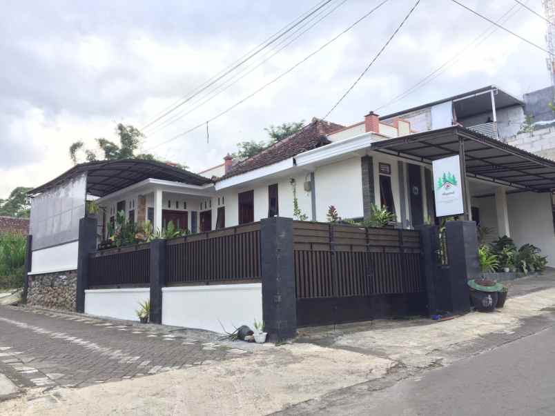 dijual rumah junrejo