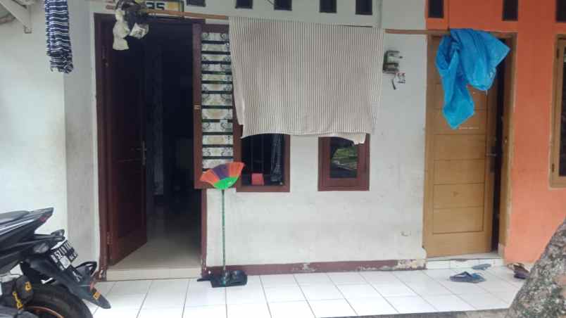 dijual rumah kandang besar ujung