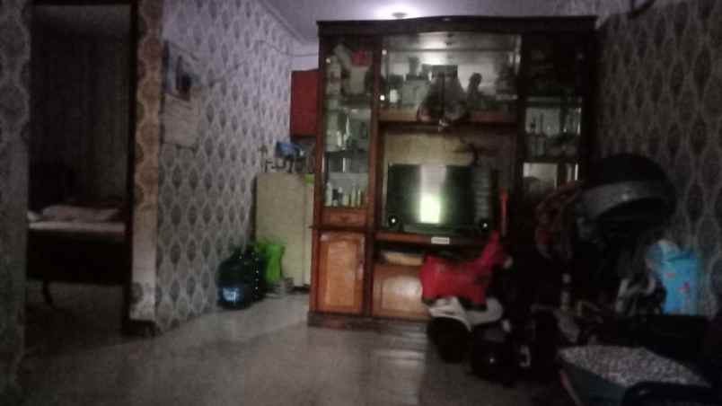 dijual rumah kandang besar ujung