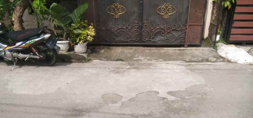 dijual rumah karang satria