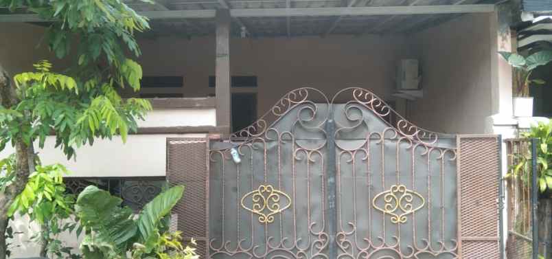 dijual rumah karang satria