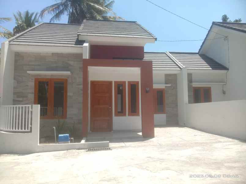 dijual rumah karangmojo