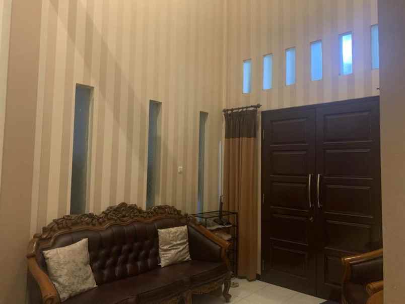 dijual rumah kebonsari