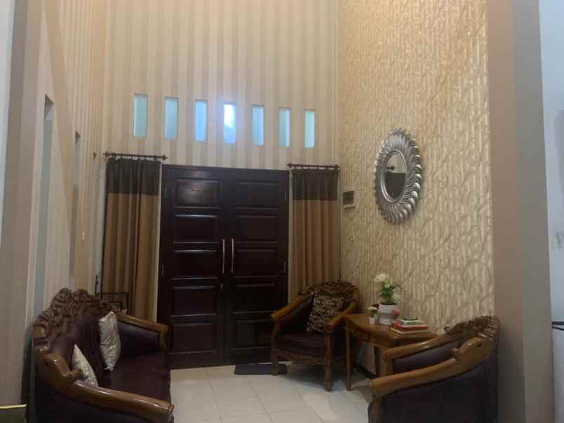 dijual rumah kebonsari