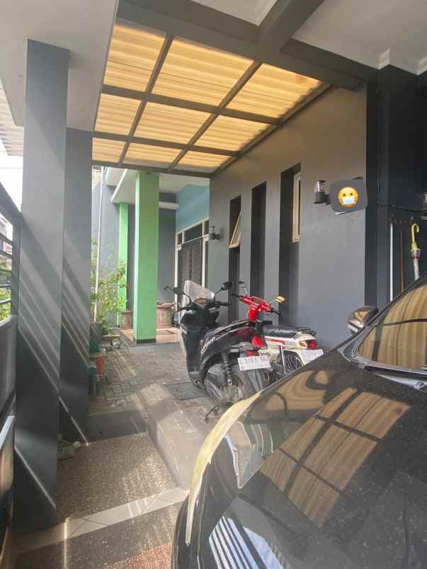 dijual rumah kebonsari elveka