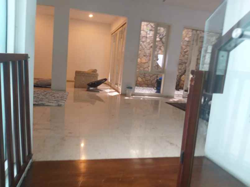 dijual rumah kemang